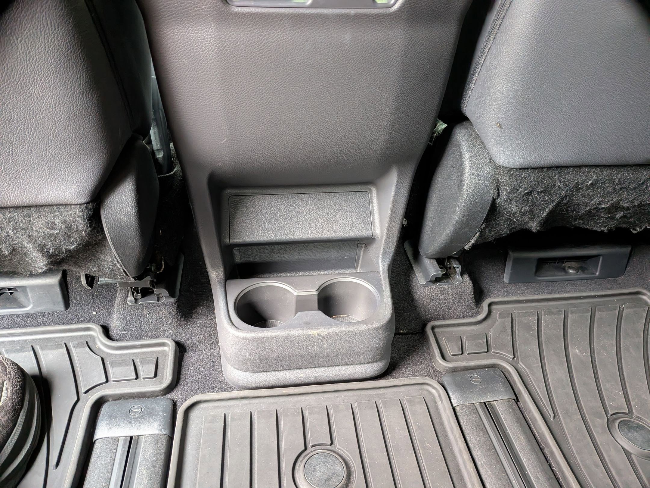 2022 Toyota Sienna XSE photo 28