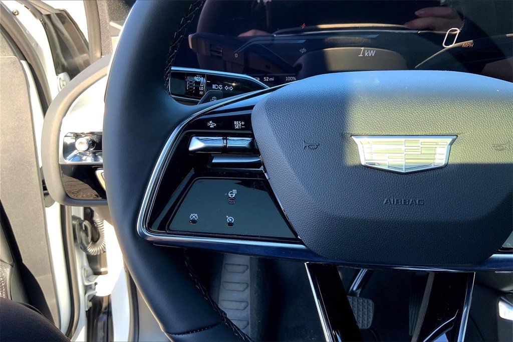 2025 Cadillac Lyriq Luxury photo 19