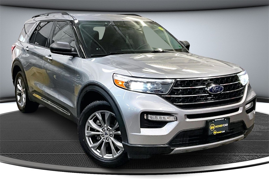 2022 Ford Explorer XLT's photo