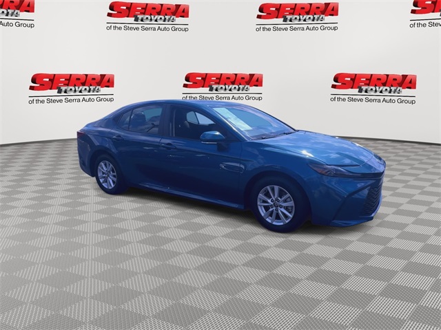 2025 Toyota Camry LE photo 3