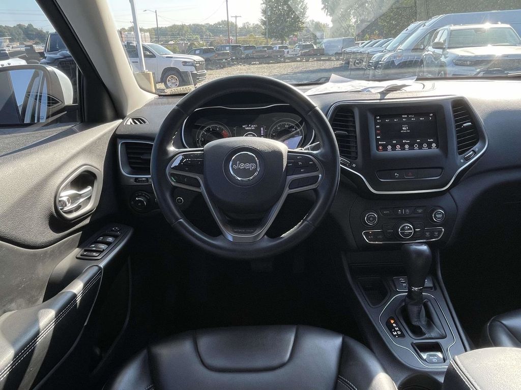 2019 Jeep Cherokee Latitude photo 21