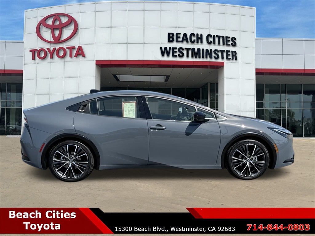 2024 Toyota Prius XLE photo 12