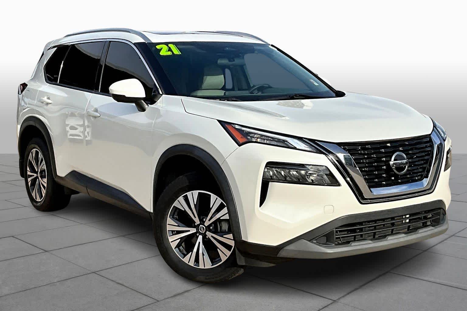 2021 Nissan Rogue SV photo 3