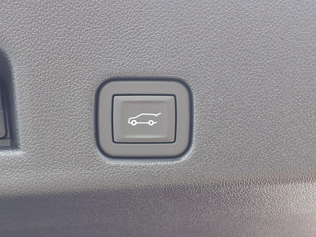 2026 Chevrolet Traverse photo 24
