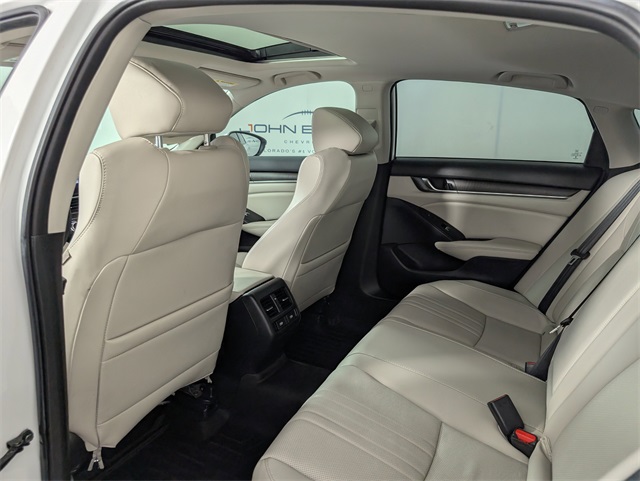 2022 Honda Accord Touring 2.0T photo 11