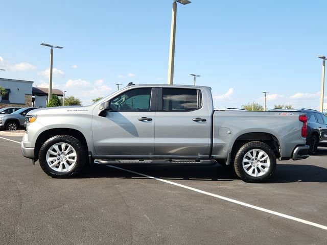 2024 Chevrolet Silverado 1500 Custom photo 2