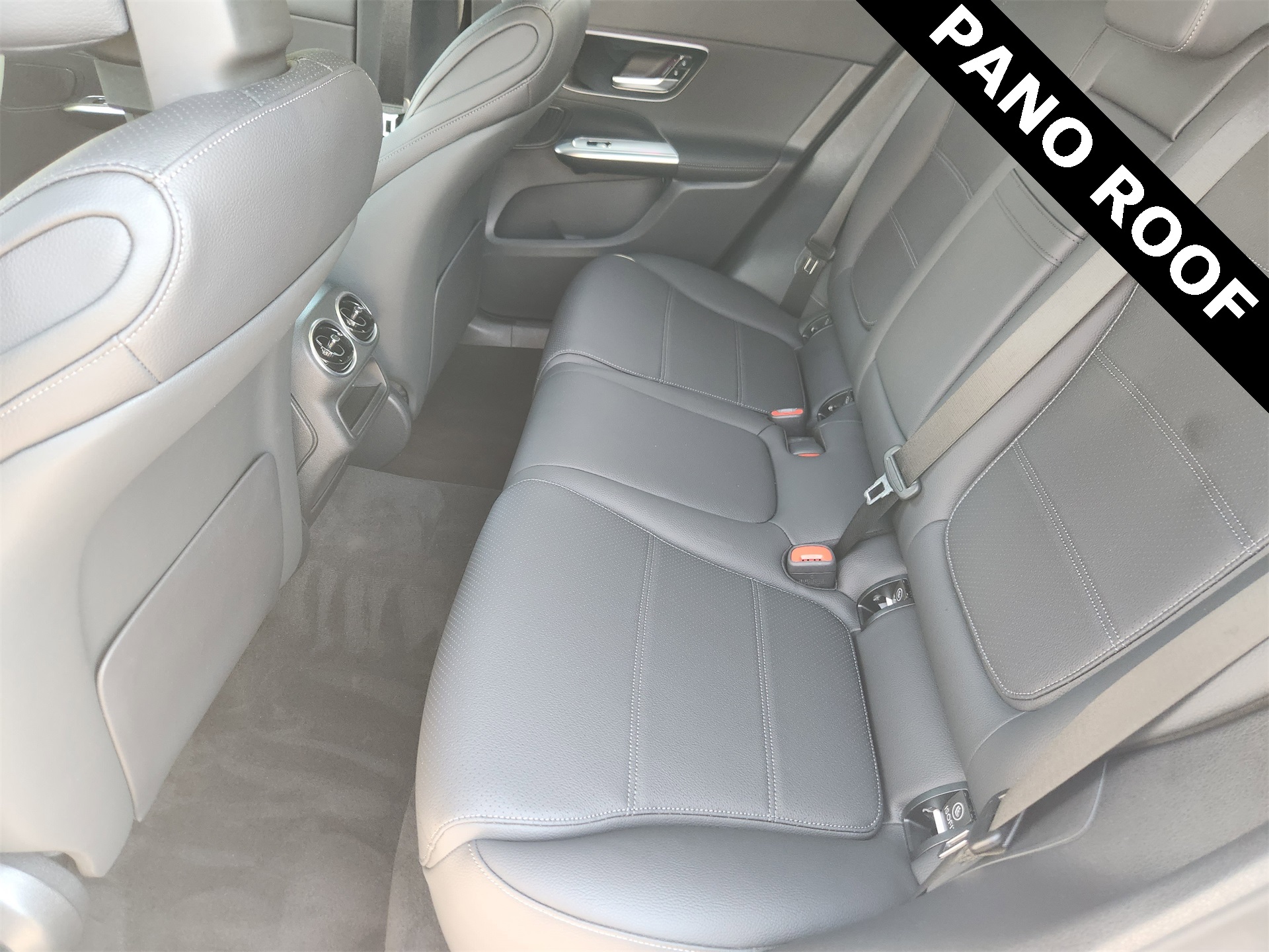 2025 Mercedes Benz GLC 300 photo 23