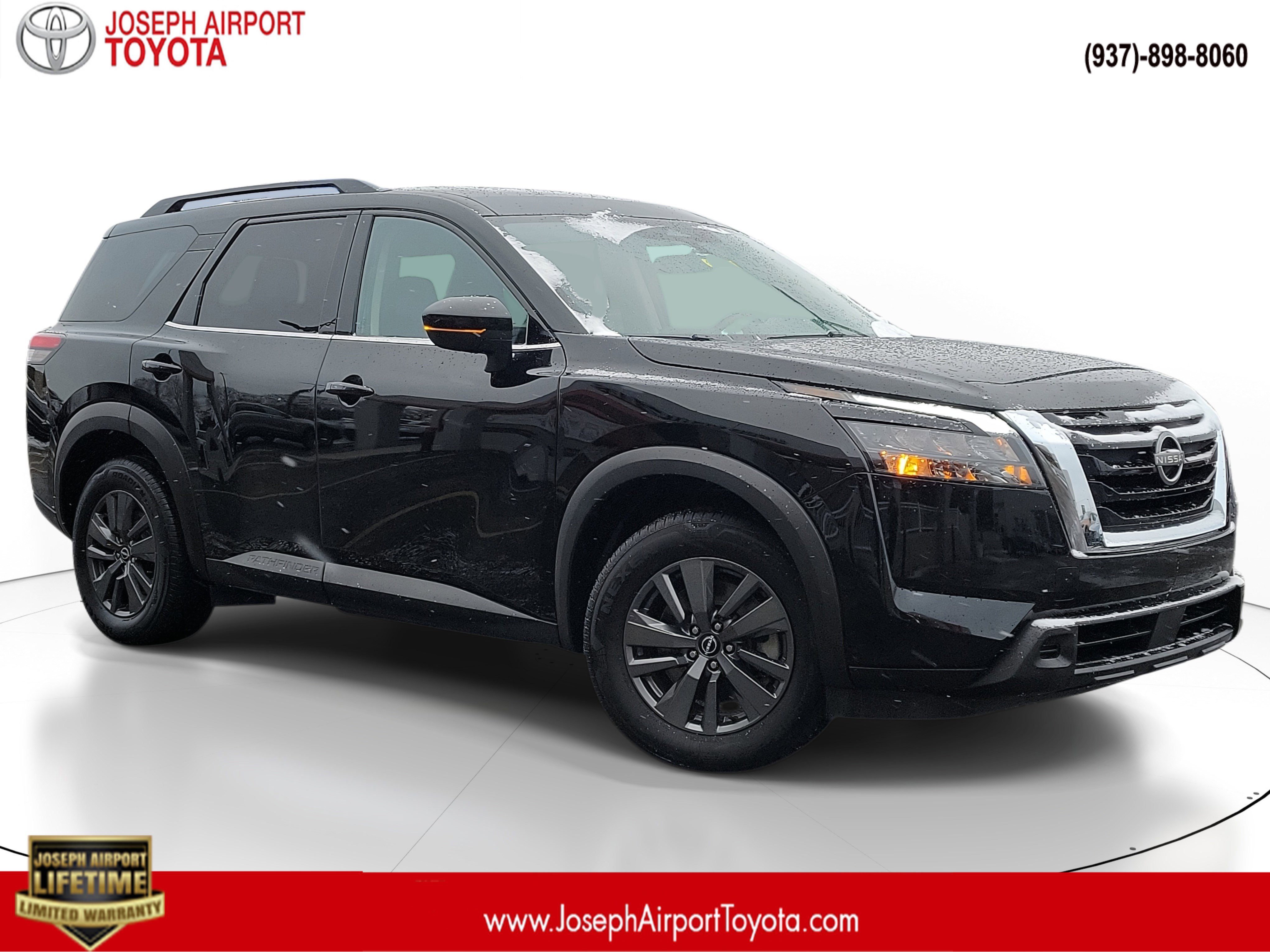 2024 Nissan Pathfinder SV's photo