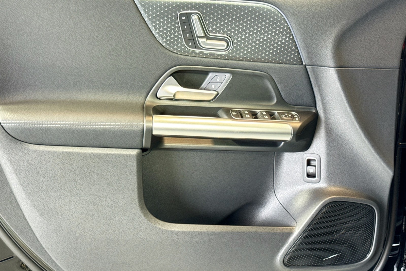2025 Mercedes Benz GLA 250 photo 16
