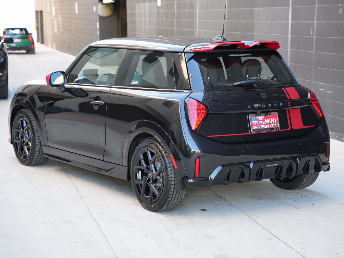 2026 Mini Cooper 2 Door Hardtop S Iconic photo 2