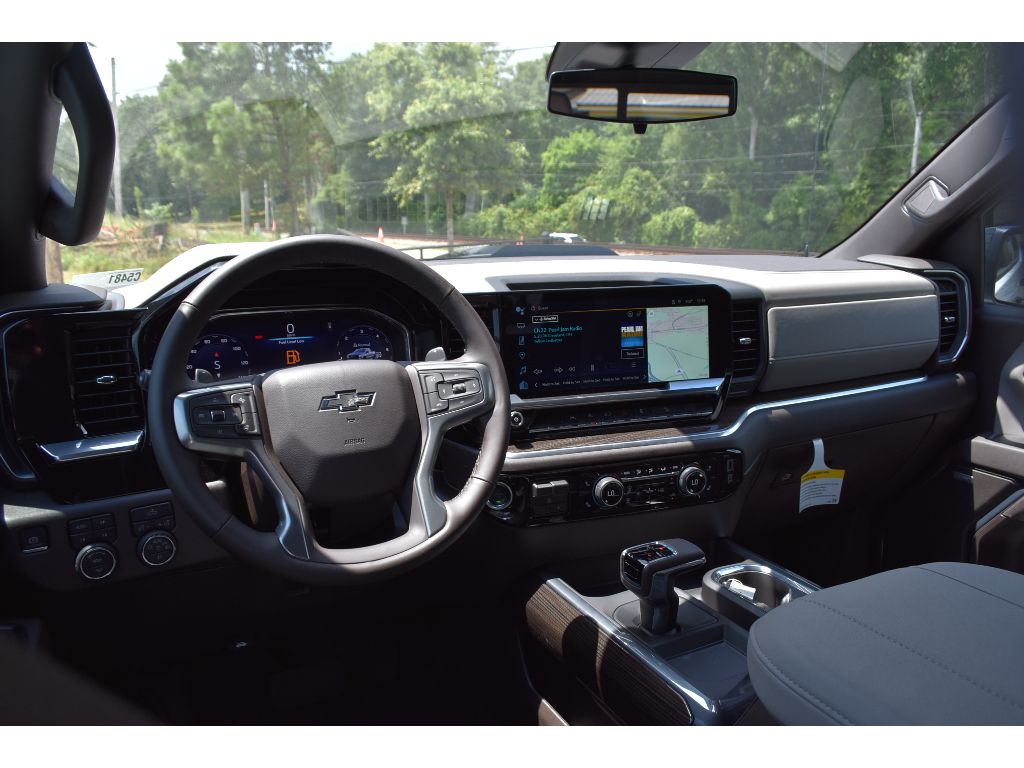 2025 Chevrolet Silverado 1500 LT Trail Boss photo 13