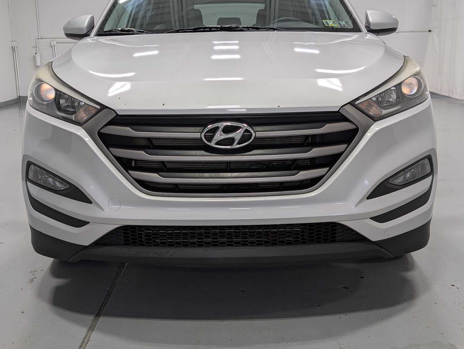 2016 Hyundai Tucson SE photo 2