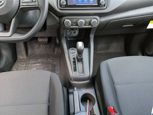 2025 Nissan Kicks Play S photo 14