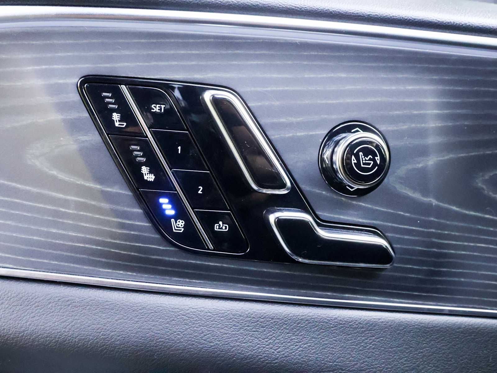 2025 Cadillac Lyriq Sport photo 11