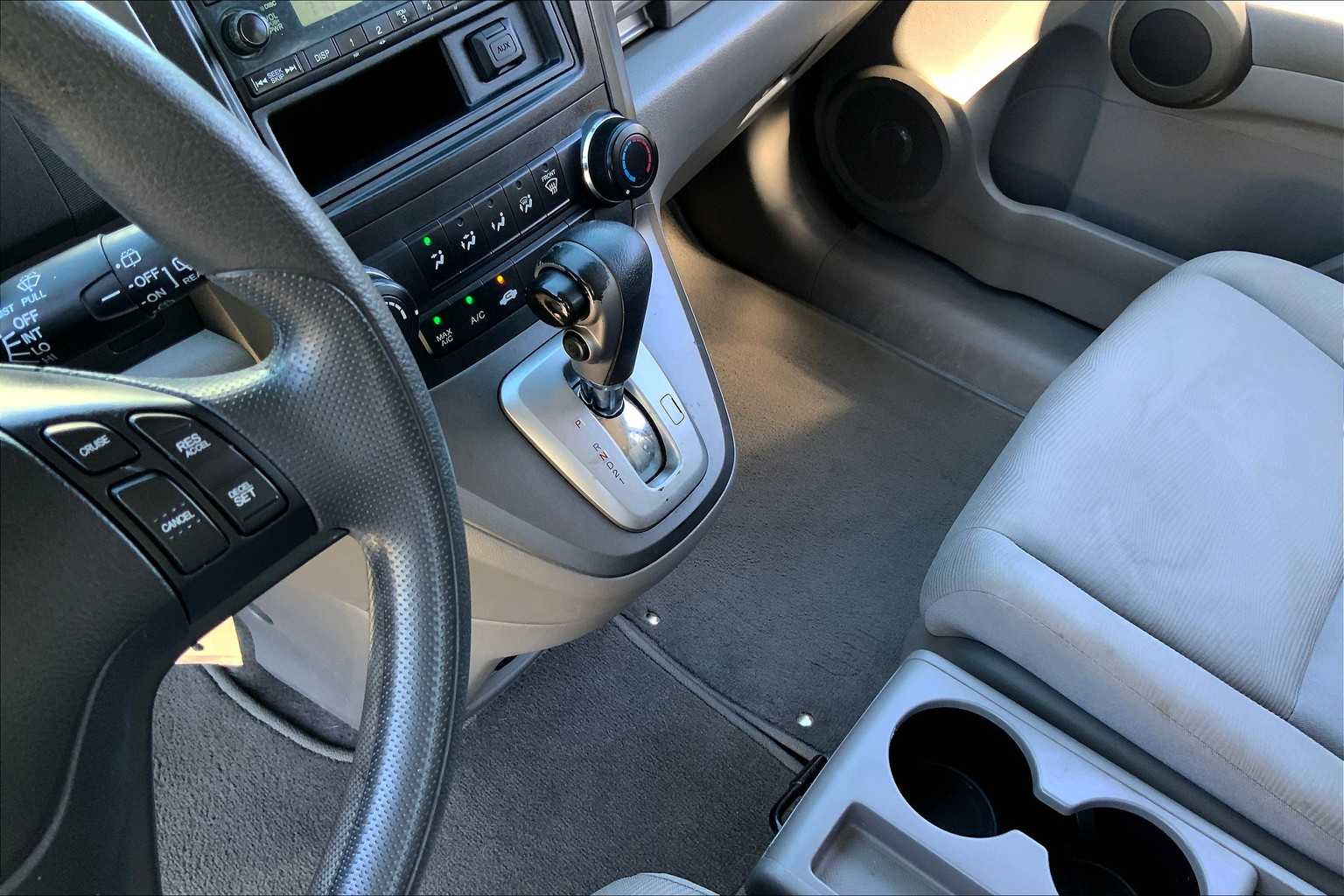 2010 Honda CR-V LX photo 14