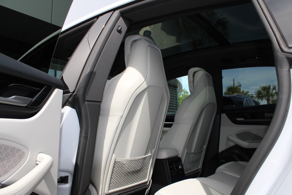 2024 Porsche Macan Electric 4 photo 34