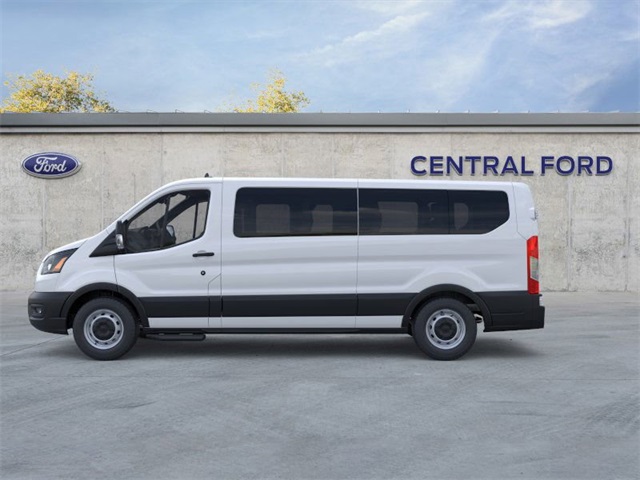 2025 Ford Transit photo 3