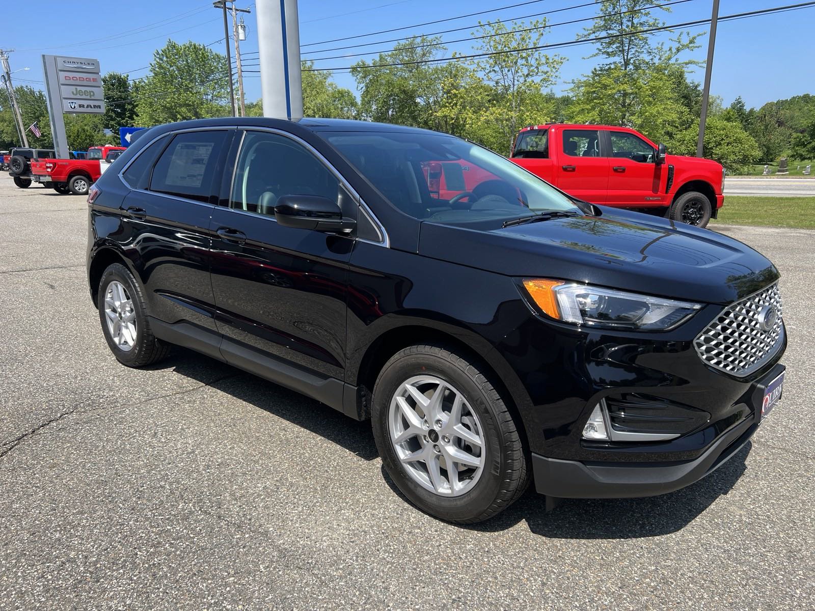 2023 Ford Edge SEL photo 3