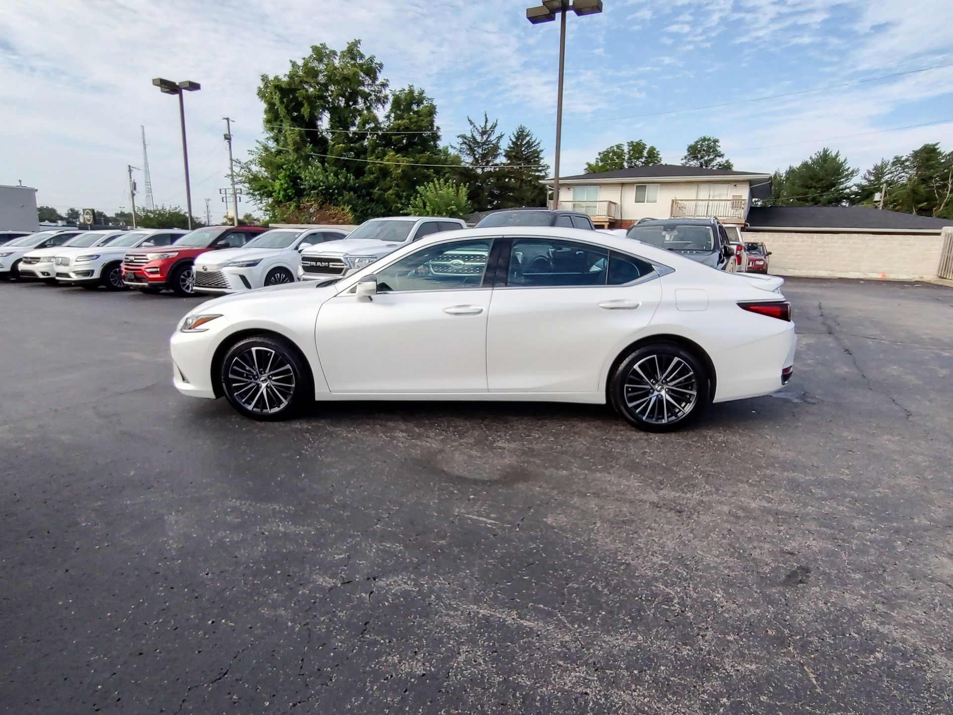 2023 Lexus ES 250 AWD photo 17