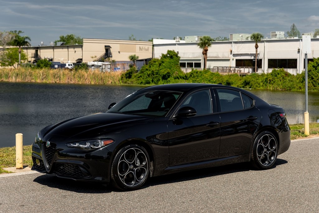 2025 Alfa Romeo Giulia Base photo 7