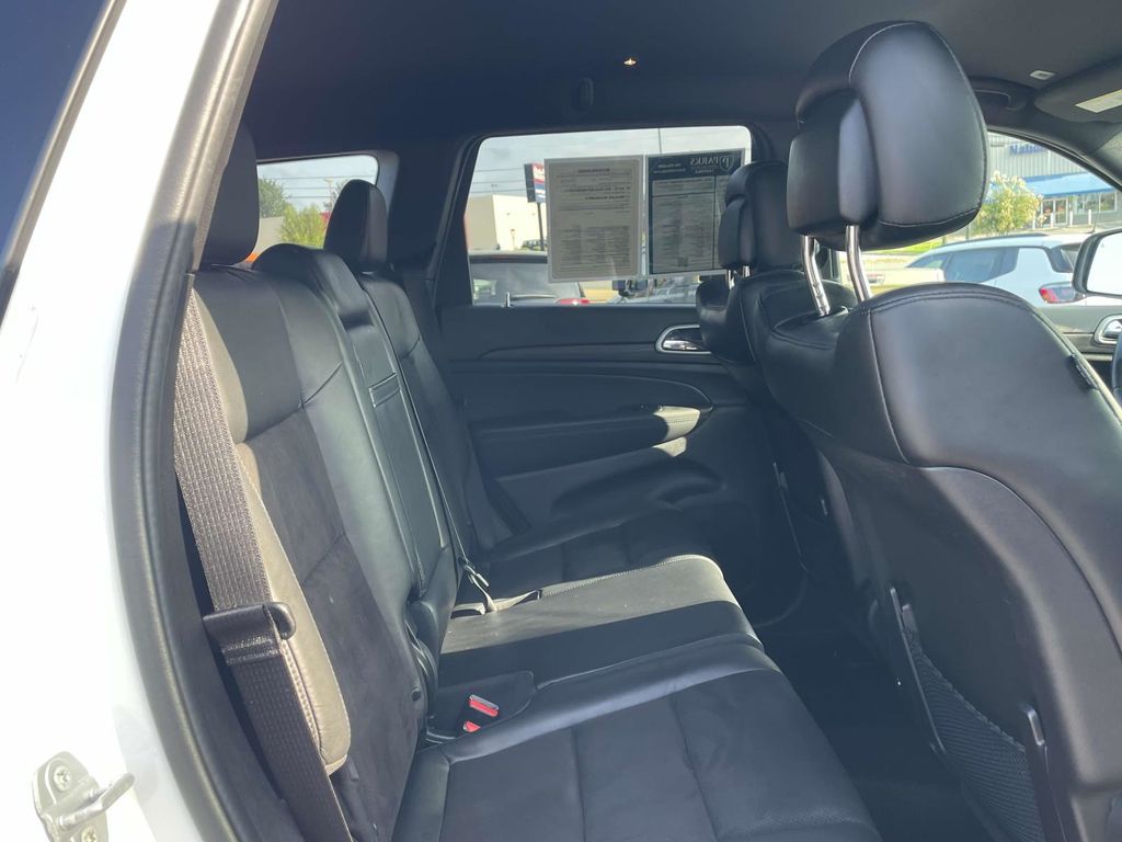 2021 Jeep Grand Cherokee Laredo X photo 11