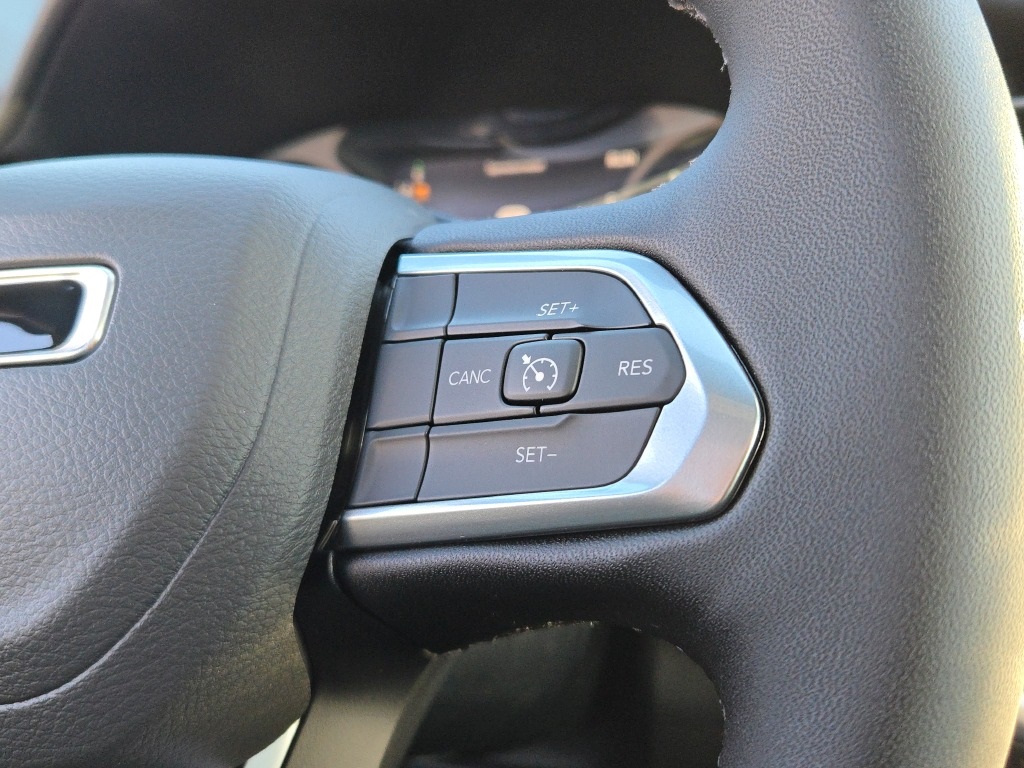 2025 Jeep Compass Latitude photo 30