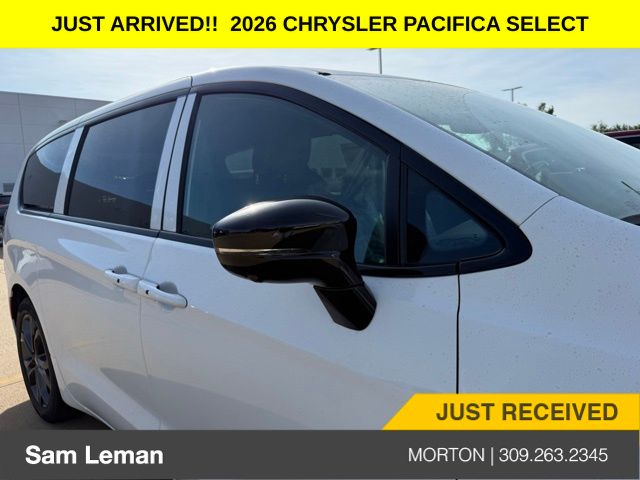 2026 Chrysler Pacifica photo 2