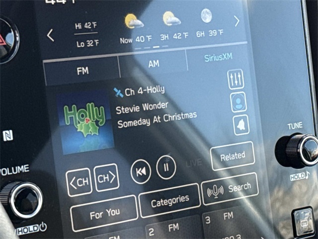 2025 Subaru Forester Premium photo 3