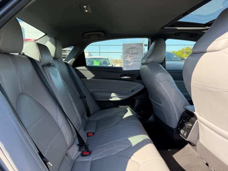 2020 Toyota Avalon Limited - Photo 10