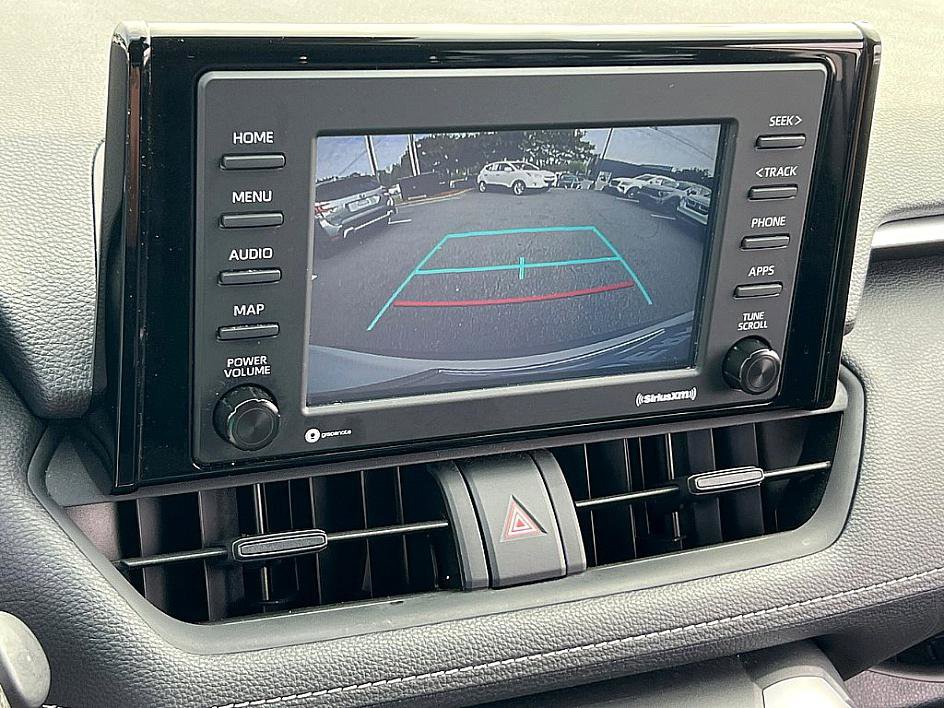 2022 Toyota RAV4 Hybrid XLE photo 13
