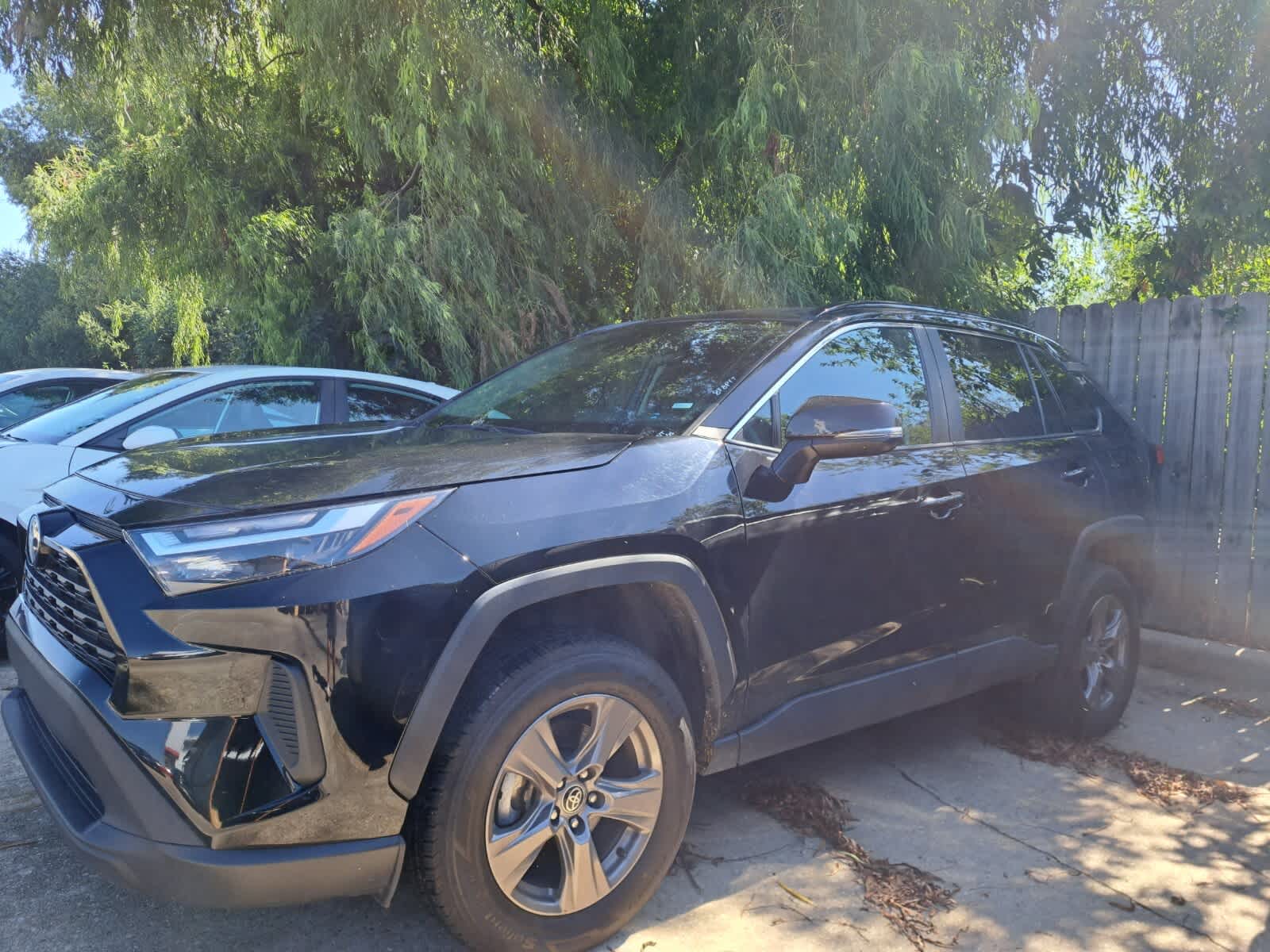 2024 Toyota RAV4 XLE photo 4