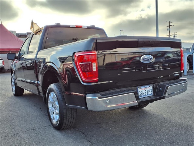 2023 Ford F-150 XLT photo 2