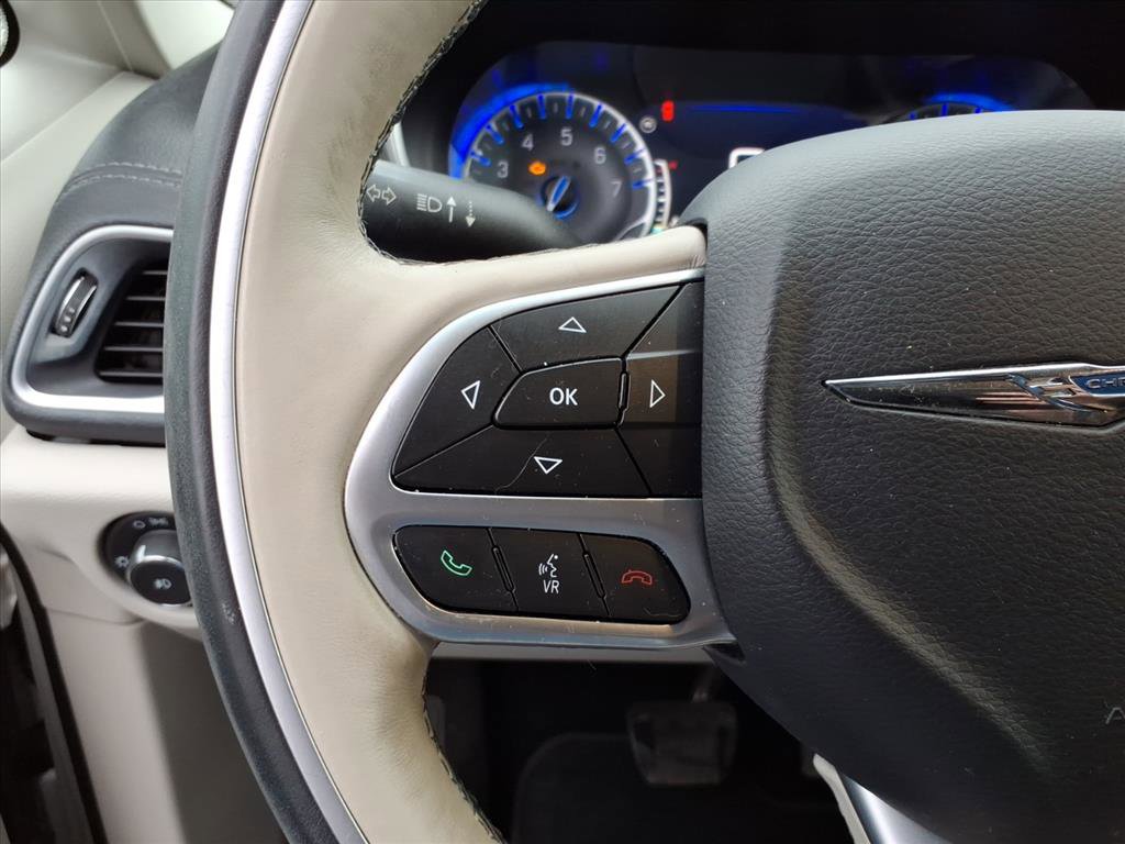 2017 Chrysler Pacifica Limited photo 14