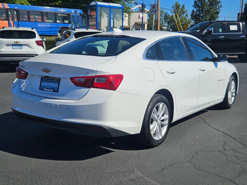 2023 Chevrolet Malibu 1LT photo 3