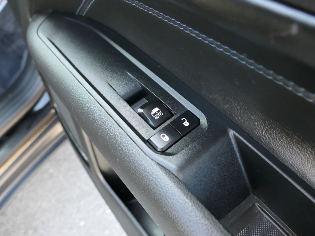 2025 Jeep Compass Latitude photo 18