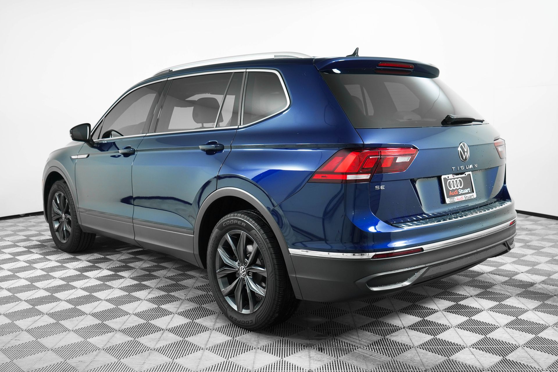 2022 Volkswagen Tiguan SE photo 4