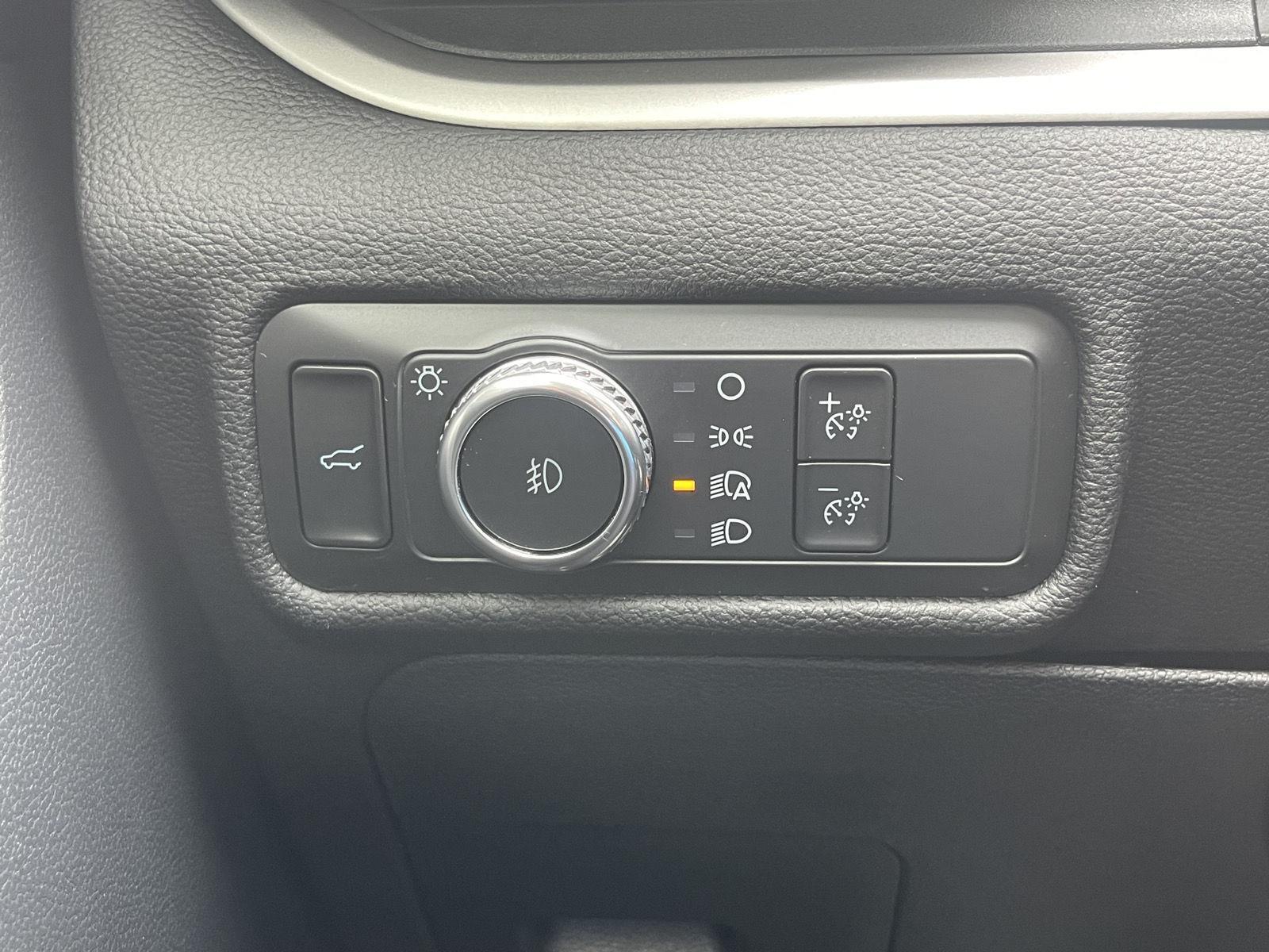 2022 Ford Explorer XLT photo 26