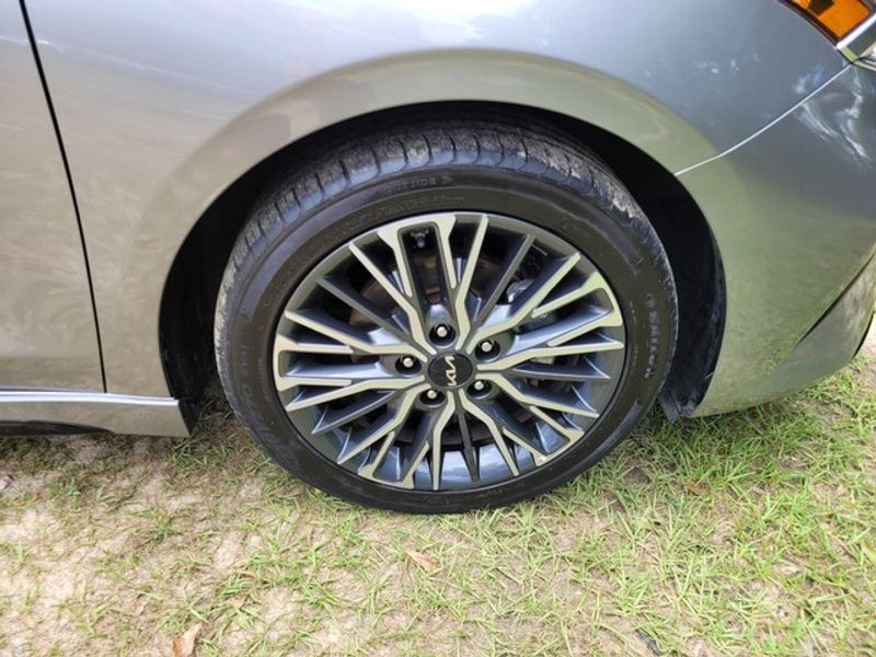 2023 Kia Forte GT-Line photo 11