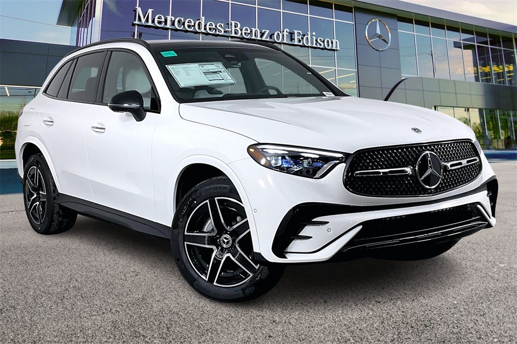 2026 Mercedes-Benz GLC Base's photo