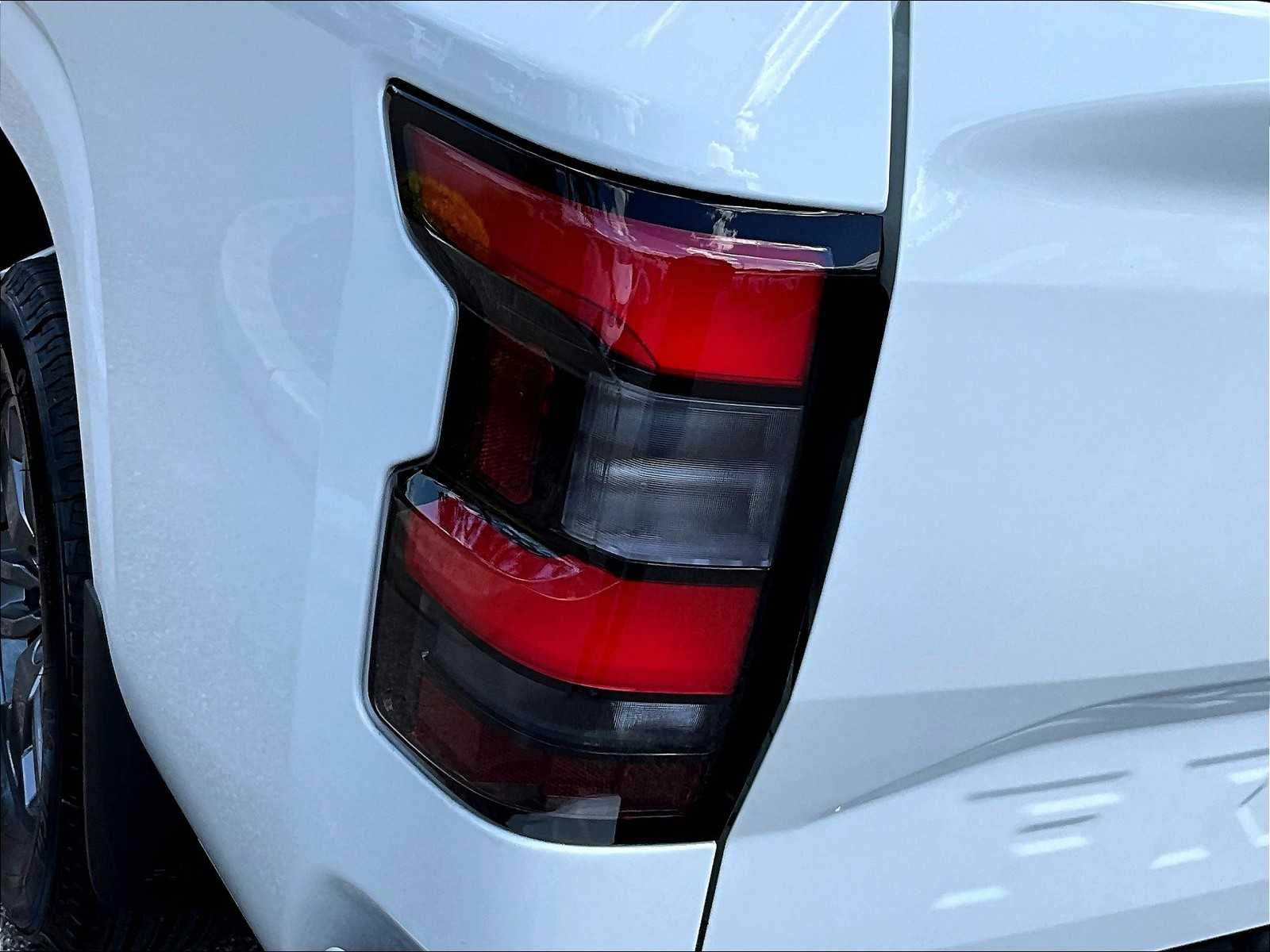 2025 Nissan Frontier SV photo 32
