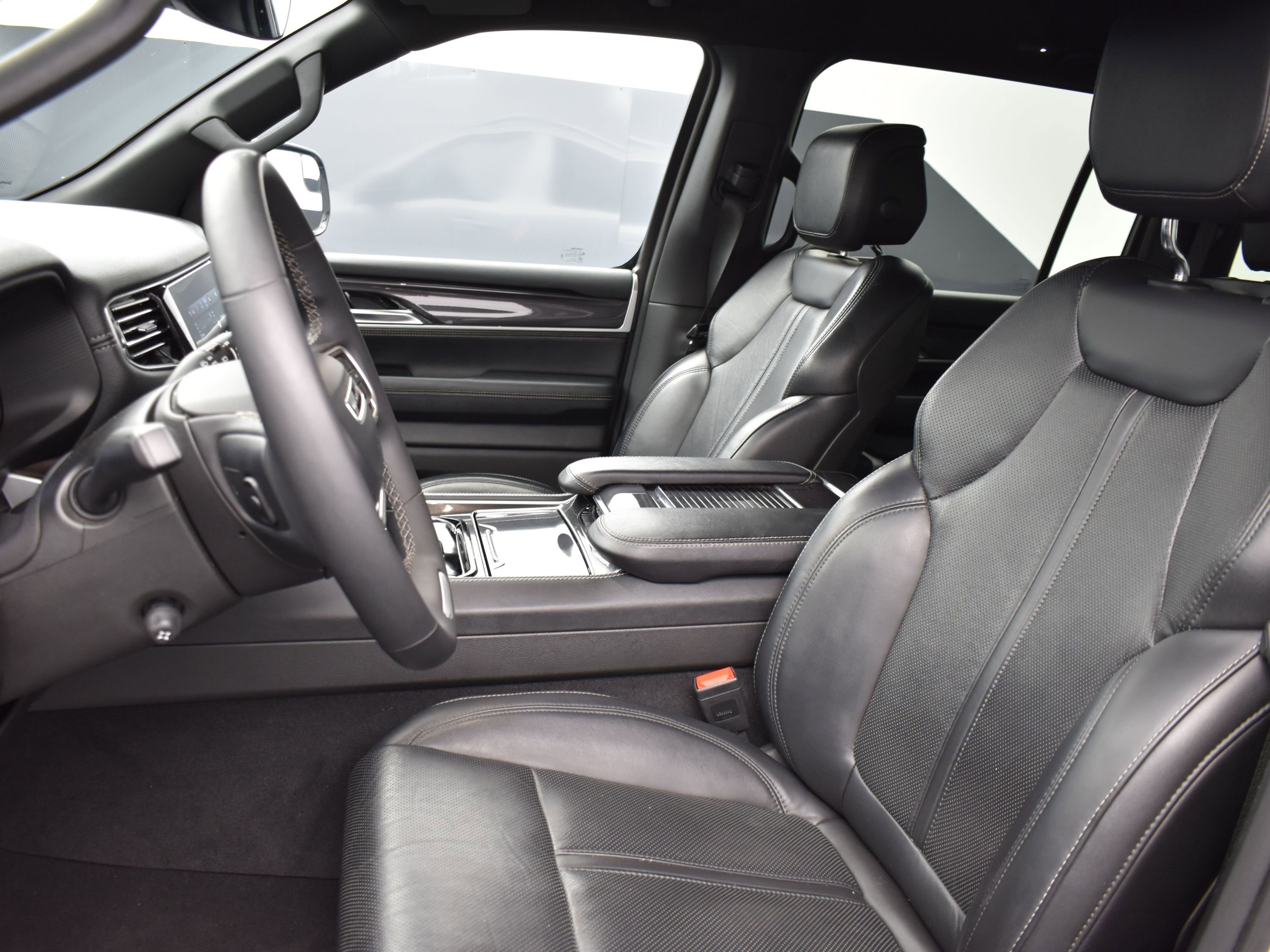 2024 Jeep Wagoneer L Base photo 14