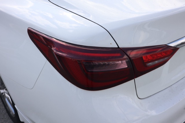 2018 Infiniti Q50 2.0t LUXE photo 5