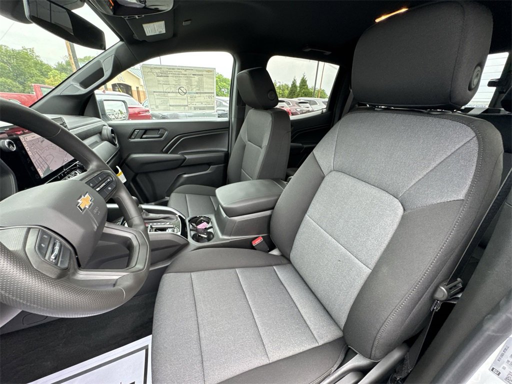 2025 Chevrolet Colorado LT photo 11