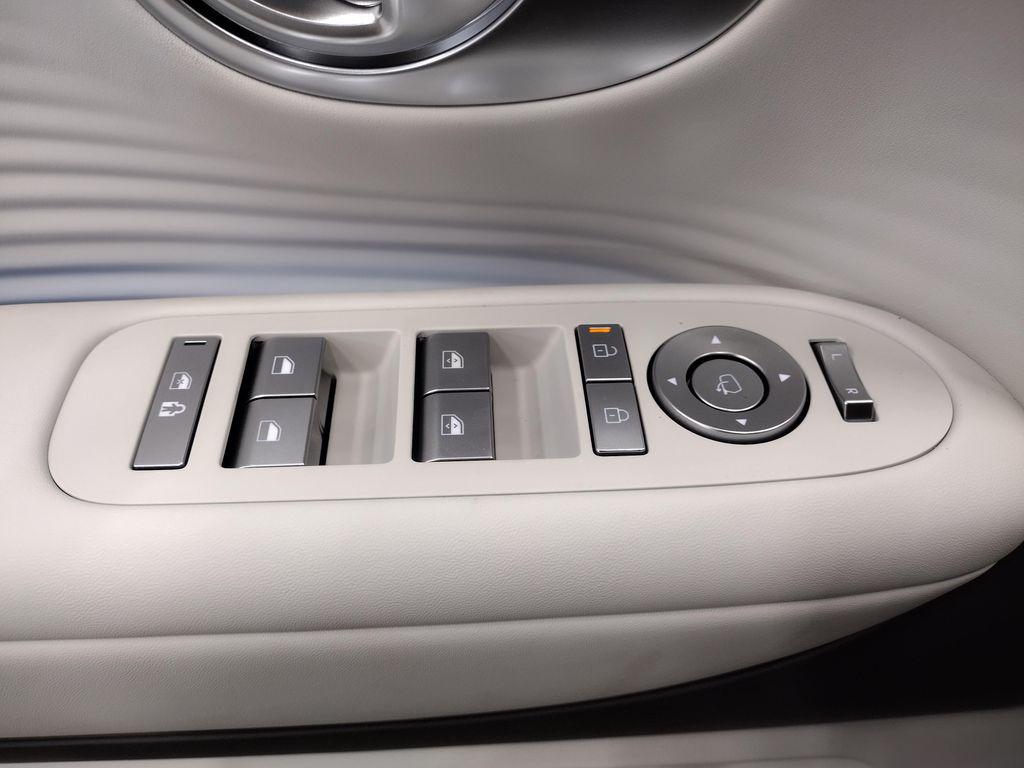 2026 Hyundai Ioniq SEL photo 17