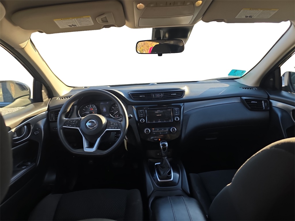 2021 Nissan Rogue Sport S photo 2