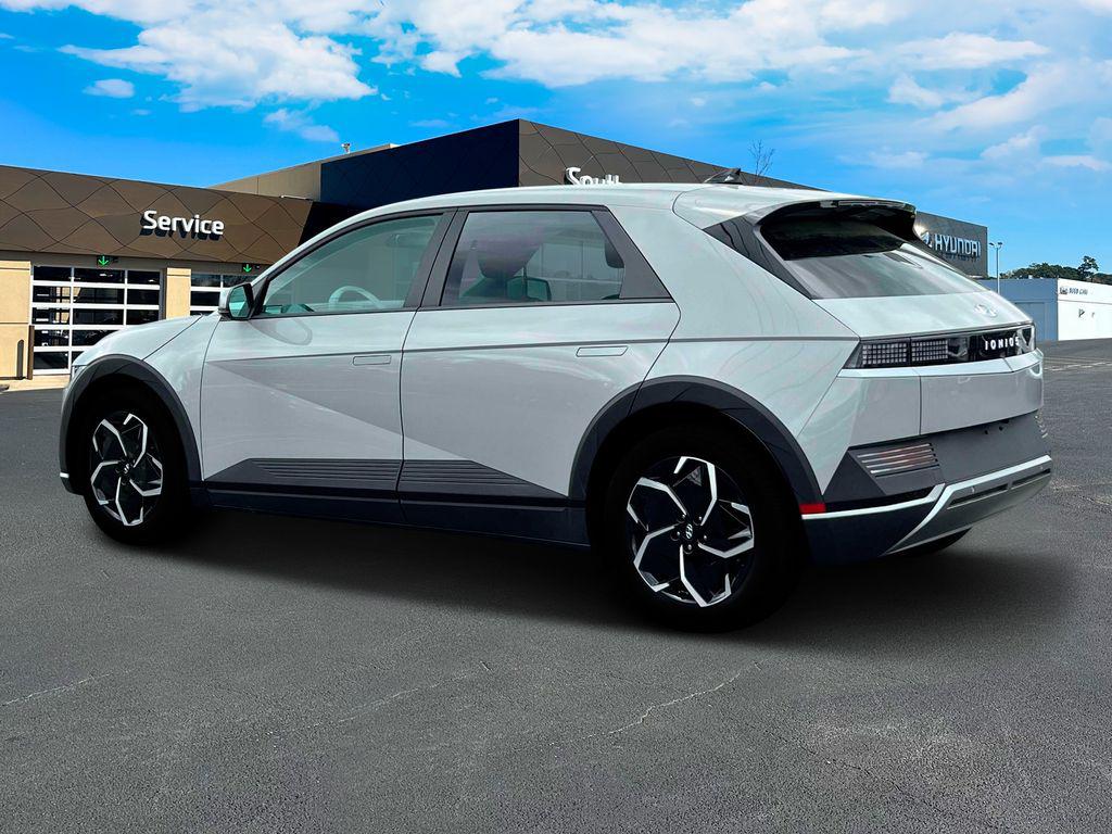 2024 Hyundai Ioniq 5 SE photo 4