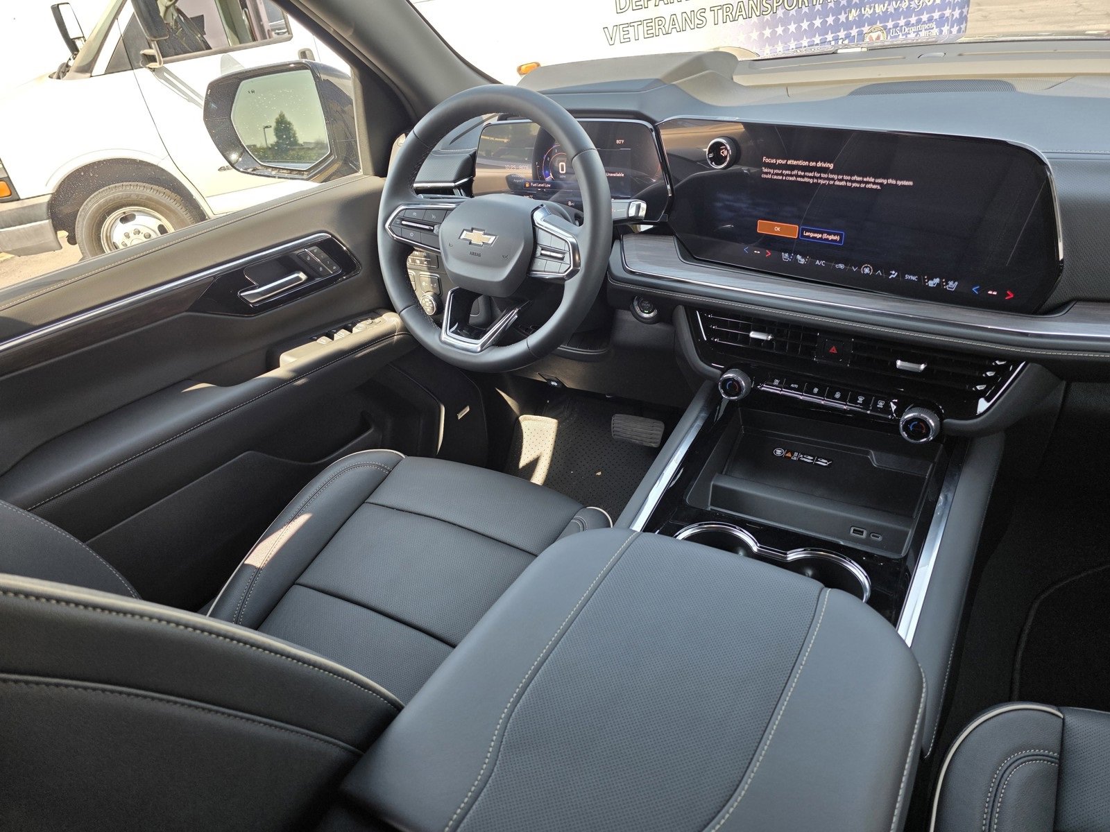 2025 Chevrolet Suburban Premier photo 18
