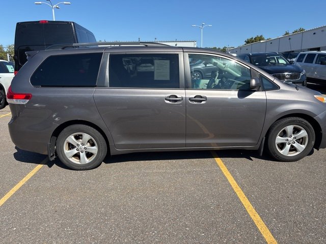 2014 Toyota Sienna L photo 4