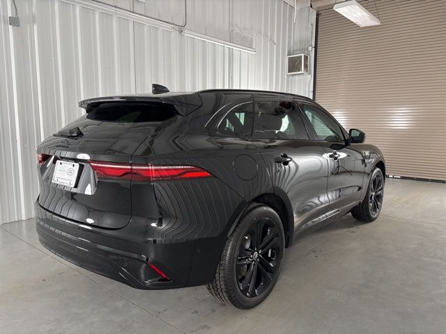 2025 Jaguar F-PACE P250 R-Dynamic S photo 5