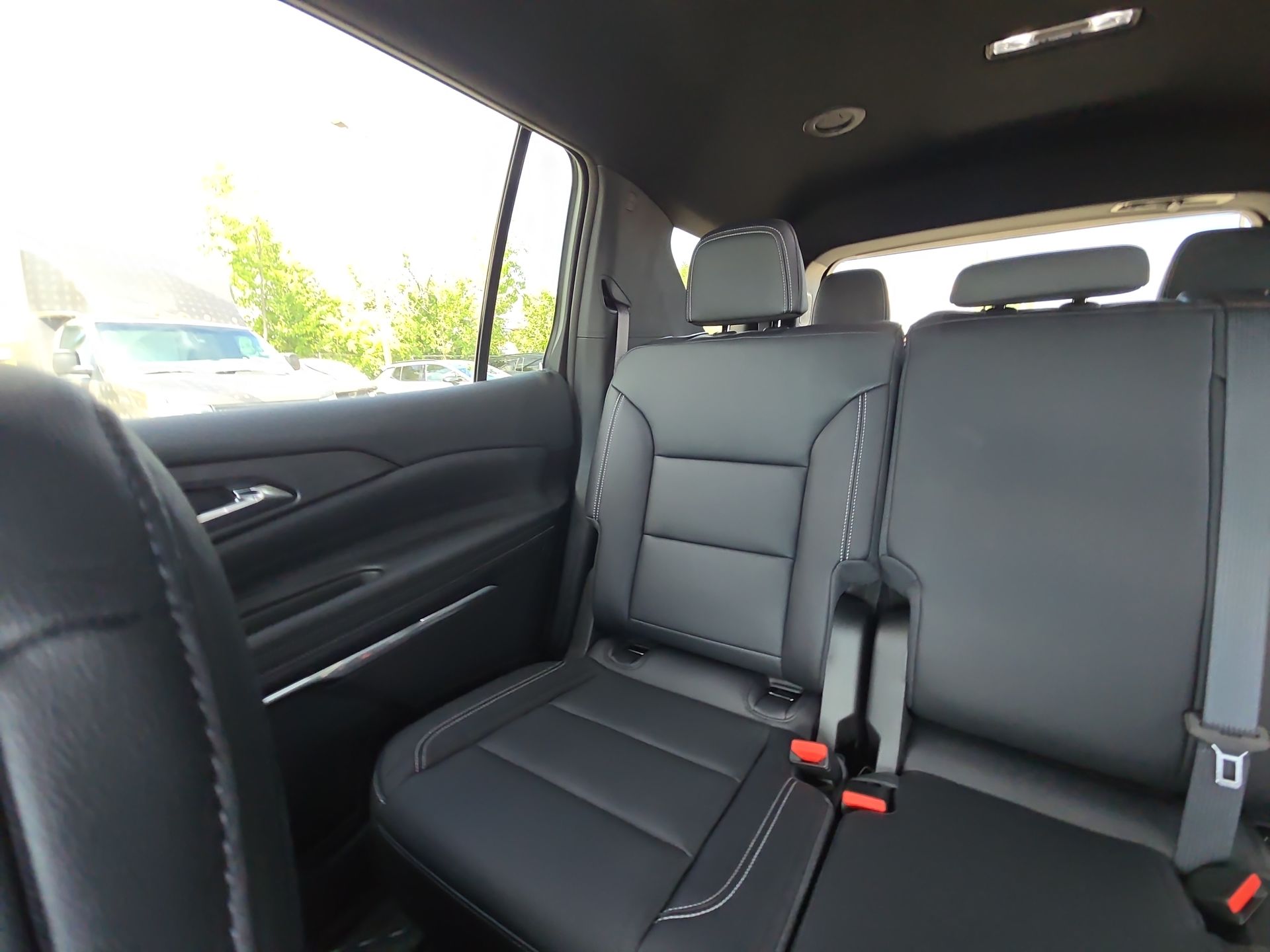 2025 Chevrolet Traverse photo 11